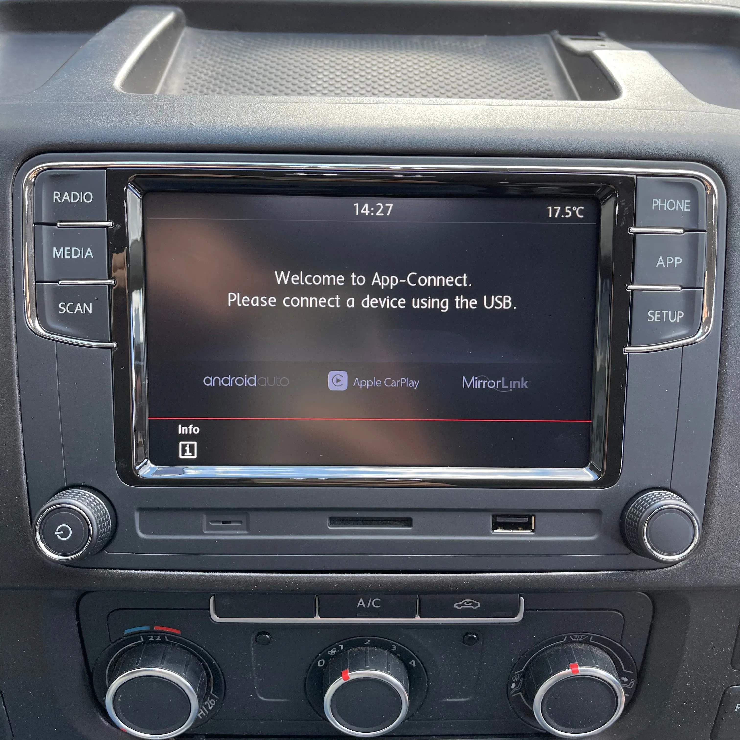 VW T5.1 RCD360  With Apple Car Play / Android Auto 6.5" Factory Fit 10-15